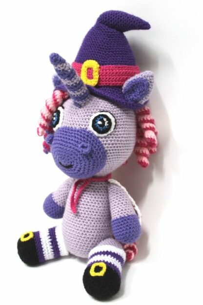 Patrón Amigurumi Úrsula, la brujita unicornio - Imagen 2