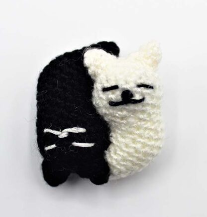 Mini Amigurumis Y el Amor: 12 patrones para tejer mini amigurumis - Imagen 8