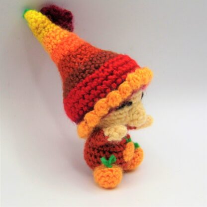 Gnomos de Otoño: 12 Patrones para tejer amigurumis otoñales - Imagen 9