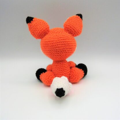 Gnomos de Otoño: 12 Patrones para tejer amigurumis otoñales - Imagen 13