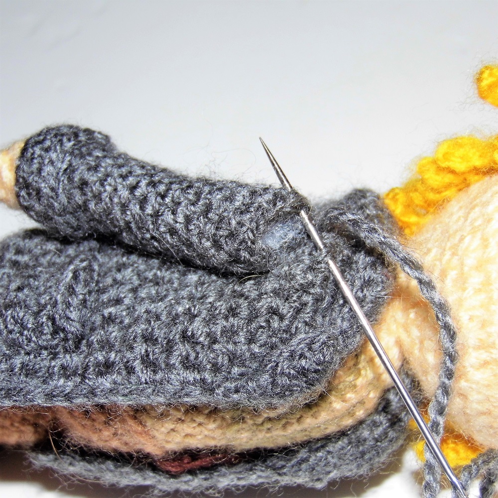 Coser los brazos de nuestros amigurumis