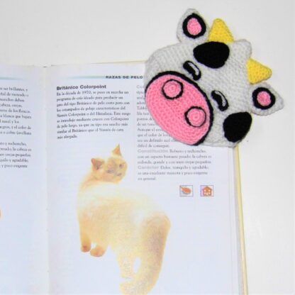 Patrón Amigurumi Vaquita Marcapáginas - Imagen 9